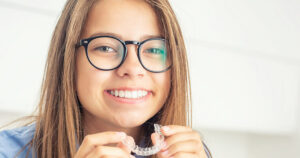 Learn what you can and cannot eat with Invisalign.